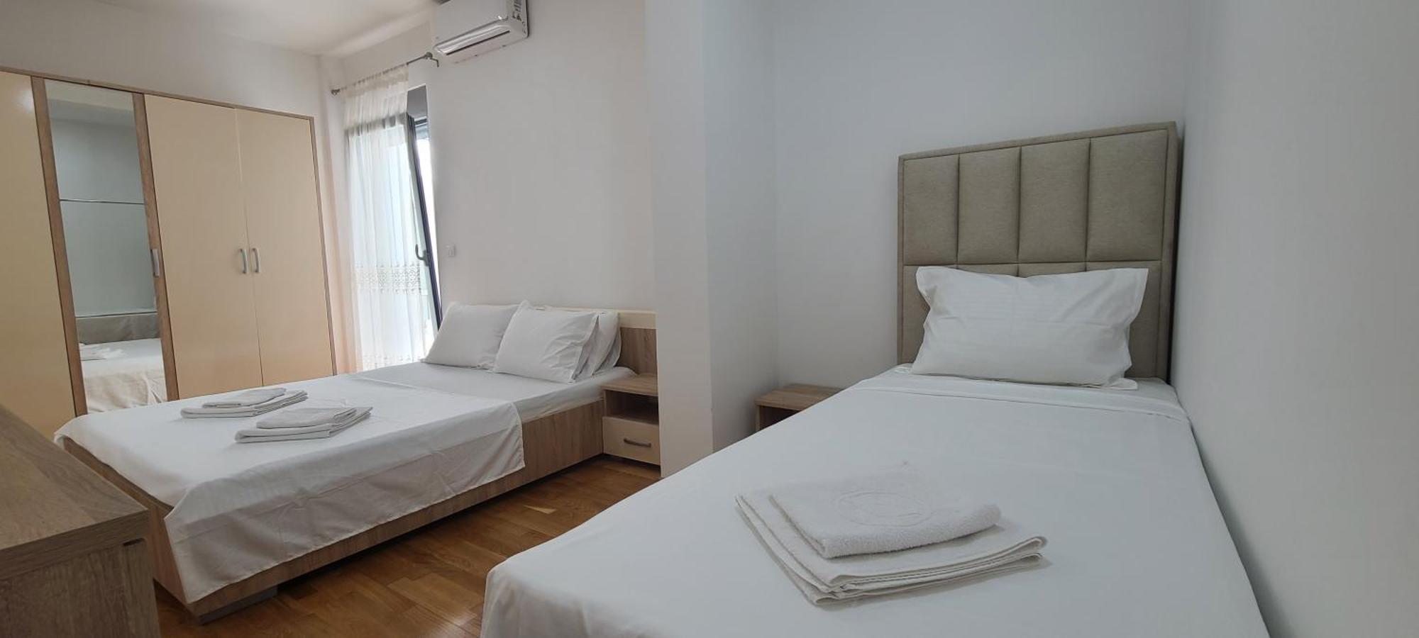 Ambassador & Ambassador Lux Apartments Ulcinj Rum bild